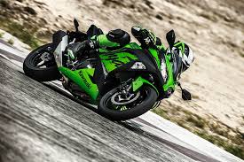 Resultado de imagem para Kawasaki Ninja 300 2020