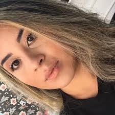 Brenda Soares's Instagram, Twitter & Facebook