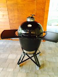 Unlike metal gas grills that radiate high amounts of heat and pull the moisture out of food, the ceramic shell of the primo oval g 420 acts as an insulator to retain more heat and preserve the. Primo Kamado Round All In One Grillforum Und Bbq Www Grillsportverein De