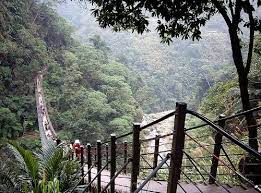 快醒醒，英雄。 距游戏首次公布的八年后， 《赛博朋克2077》终于正式和大家见面了。 进入夜之城的钥匙现在就握在你的手中。 是时候偷一波装备，寻一些刺激或是来一两场超梦体验了! ç«¹å±±æ¢¯å­åæ© ç«¹å±±å¤©æ¢¯ ç«¹å±±é® åæç¸£ å°ç£æéè³è¨ æéå°è¦½ Travelkingæéç