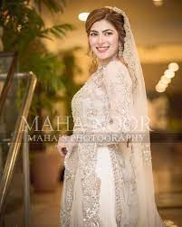 Hamza ali abbasi's better half and former actor naimal khawar khan seems to be grabbing a lot of attention lately after her simple nuptials took the country by storm. Hd Walima Clicks Of Hamza Ali Abbasi And Naimal Khawar Daily Infotainment Bridal Dresses Pakistan Pakistani Bridal Wear Pakistani Bridal Dresses