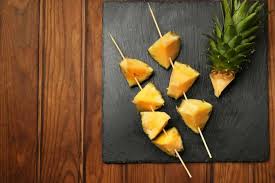Pubblicato in come si taglia l'ananas, frutta e verdura, ricette antipasti veloci, ricette con frutta, ricette di san valentino, ricette economiche, ricette facili, ricette light, ricette senza glutine, ricette vegane, ricette vegetariane, scuola di cucina Come Tagliare L Ananas Passo Per Passo E Idee Creative