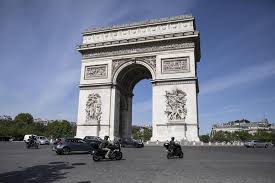 C'est une vraie bombe dans tous les. Paris Le Secteur Des Champs Elysees Brievement Boucle A La Suite D Une Alerte A La Bombe La Roche Sur Yon Maville Com