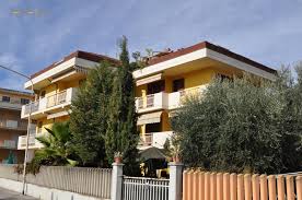 In zona centrale, nei pressi della passeggiata del centro di grottammare, fulcro dei servizi in zona: Appartamento In Vendita A Grottammare Cod 28475