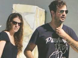 Γενάρχης της οικογένειας θεωρείται ο βαρδής παπαδάκης ή πασαραμαντής που απαγχονίστηκε το 1833 από τους αιγύπτιους του μεχμέτ αλή πασά, πατέρα του ιμπραήμ, επειδή ηγήθηκε επαναστατικού κινήματος. Nino Xrysh Bardinogiannh Sth Rodo Pente Mhnes Prin Ginoyn Goneis Zinapost Gr