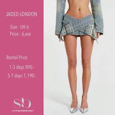 แต่งตัวแนว y2k ผู้หญิง เช่าชุดออนไลน์ แฟชั่นยุค 2000s ในตำนาน