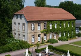 Size of this png preview of this svg file: Logierhauser Im Graflichen Park