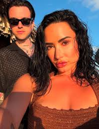 Demi with Anna Wintour and Vera Wang