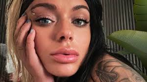 Tattooed OnlyFans mom whose hot mugshot went viral reveals she raked in a  staggering $24,000 in just ONE WEEK from eager admirers who were captivated  by her prison portrait | Daily Mail Online