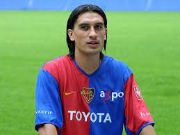 Hakan 50'ye yakın karşılaşmada i̇sviçre millî futbol takımının formasını giyerken euro 2004'te de millî takım kadrosunda yer almıştır. Hakan Yakin Alchetron The Free Social Encyclopedia