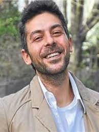Sinan tuzcu 1977 yılında gaziantep'te dünyaya gelmiştir. Sinan Tuzcu Actor Filmography Photos Video