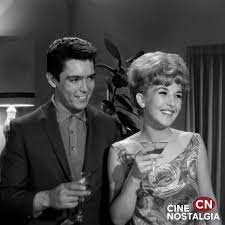 CineNostalgia TV - #ParejasDelCineDeOro Angélica María y Alberto Vázquez, ídolos de una generación que nunca pasará de moda. Era el año de 1965, cuando la Filmadora Chapultepec decidió llevar a cabo la