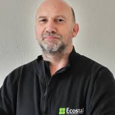 En ce beau matin de 12 septembre, je vous invite à découvrir les Pyrénées,  le lac de Gaube et le pic du Vignemale...des lieux magiques pour s'aérer et  se ressourcer...