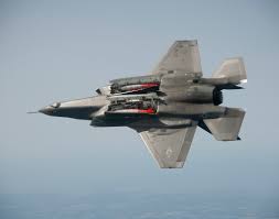 The software that runs the jet also has nearly 900 bugs. Lockheed Says It Can Fit 2 More Missiles In F 35 Bay Breaking Defense Breaking Defense Defense Industry News Analysis And Commentary