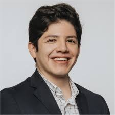 Hoy celebro 10 años emprendiendo y me siento en un punto de equilibrio  único. He pasado por etapas de energía intensa, momentos de incertidumbre y  un constante aprendizaje que me ha llevado