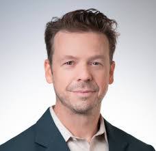 Seth Tapp's Instagram, Twitter & Facebook