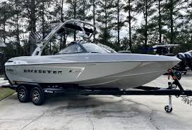 Malibu rockford fosgate sound system usb port, ipod/iphone control, 4gb custom malibu usb pocket drive, stereo remote control, rockford fosgate power amplifier & 2 rockford fosgate 6.5 & 6 rockford. 2014 Malibu Boats Wakesetter 23 Lsv Nc Wake Boats