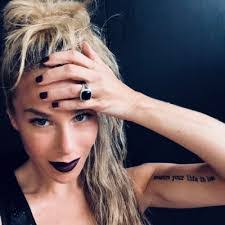 Lindsay Lake's Instagram, Twitter & Facebook