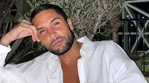 Eddy (Secret Story) officialise un peu plus sa relation amoureuse avec un  homme politique