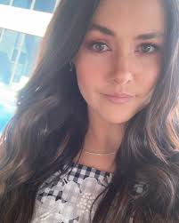 Manifesting selfies in the spring sunshine ☀️ 🌺 * * * #springselfies  #springtime #springlove #sunshineselfies #sunshinelove #sunshine #love