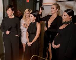 Khloe kardashian posted a photo featuring prominent camel toe recently. Https Www Promiflash De News 2013 08 31 Canyons Macher Feiert Abschied Von Lindsay Lohan Html 2013 08 31t23 28 00 02 00 Https Content4 Promiflash De Article Images Gallery2048 Heidi Klum Thomas Hayo Und Michael Michalsky Sitzen Auf Einem
