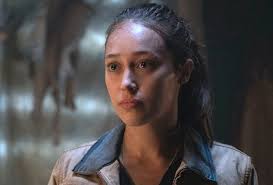 Spin off series of the walking dead that portrays the beginning events of the zombie apocalypse in the west coast during the same time frame when the city of atlanta was falling under attack, while rick was in a. Fear The Walking Dead Recap Season 6 Episode 7 Damage From The Inside Tvline