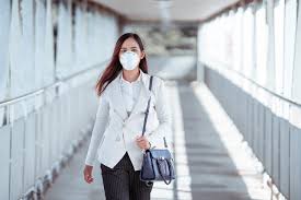Memakai masker penting untuk mencegah penularan virus corona. Seberapa Penting Penggunaan Masker Dalam Upaya Pencegahan Covid 19 Halaman All Kompas Com