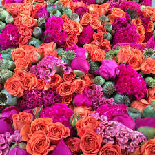 Break out your garden gloves and head to the set the table for your next spring dinner party with a few country classics like a quilted tablecloth, handpicked flowers, and a mason jar vase. 29 Dinner Party Flowers Ideas Flowers Dinner Party Floral