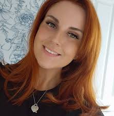 Any mobile hairdressers available for a pin up