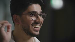 The CEO Who Grew in Hardship