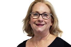 Lesley Stewart's Instagram, Twitter & Facebook