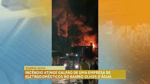 Incêndio atinge galpão de empresa de eletrodomésticos no bairro Olhos d'Água, em BH