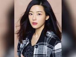 She won valuable 25 awards as of 2018. Jun Ji Hyun Denies Being On The Verge Of Divorce