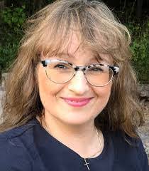 Meredith Henley's Instagram, Twitter & Facebook