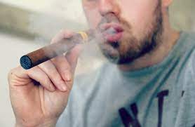 For example, users risk exposing their respiratory . Uk Study Recommends E Cigarettes As Healthier Alternative To Smoking Euractiv Com