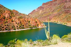 We used our favorite car camping spot to test our winter gear, to enjoy a few warm drinks with friends, and enjoy the snowy red rocks of sedona. Driving The Scenic Apache Trail Travel The World
