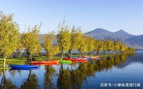 旅游拉市海像一幅中国传统的青山水墨青山重重水影隐约 outdoor golf courses water