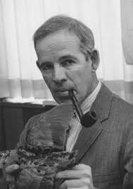 When you're Professor William Sheldon @ University of Massachusetts in  1975... You keep yer bowl packed, & yer hawk happy... 🔥Fire🔥 in tha'  booowl...!