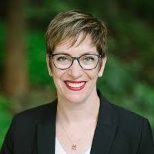 Stacy Crim's Instagram, Twitter & Facebook