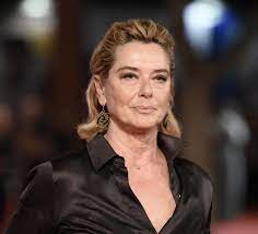 Info su monica guerritore biografia filmografia discografia video foto citazioni curiosità frasi celebri qui puoi conoscere la carriera e le curiosità sulla vita privata di monica guerritore, leggere le notizie. Monica Guerritore Eta Altezza Peso Primo E Secondo Marito Le Figlie