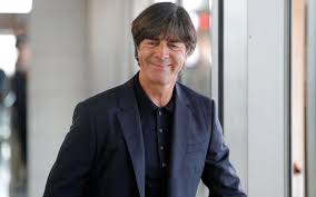 بينما منتخب المانيا فهو اليوم هو مستضيف المباراه علي ارضيه ملعبه أليانز أرينا مع مباراته اليوم مع منتخب البرتغال في اطار مواجهات الجوله الثانيه من دور المجموعات لليورو. Ù„ÙˆÙ Ø§Ù„Ø£Ø¹Ù„Ù‰ Ø¯Ø®Ù„Ø§ Ø¨ÙŠÙ† Ù…Ø¯Ø±Ø¨ÙŠ Ø§Ù„Ù…ÙˆÙ†Ø¯ÙŠØ§Ù„ ÙˆÙƒÙˆØ¨Ø± ÙŠØªÙÙˆÙ‚ Ø¹Ø±Ø¨ÙŠØ§ Ø±ÙŠØ§Ø¶Ø© ÙƒØ£Ø³ Ø§Ù„Ø¹Ø§Ù„Ù… 2018 Ø§Ù„Ø¥Ù…Ø§Ø±Ø§Øª Ø§Ù„ÙŠÙˆÙ…