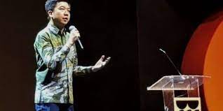 Biografi William Tanuwijaya Dari Penjaga Warnet Sekarang Jadi Triliuner Biografi Membaca E Commerce