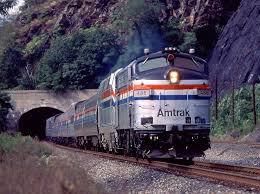 A Classic Fl9 Leads Amtrak S Lake Shore Limited Out Of Breakneck Ridge Tunnel At Cold Spring New York On September 23 1995 Train Travel Train Amtrak Train