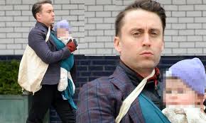 On 14th may 2019, jazz announced that she was pregnant and expecting her first baby with husband, kieran culkin. Kieran Culkin Puts On A Dapper Dad Display As He Steps Out For A Walk With Daughter Kinsey In Nyc Daily Mail Online