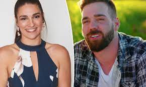 Incredibly, it is 20 years since country living first launched its unique dating service, which was based on this simple premise: Farmer Wants A Wife S Mackenzie Phillips Reveals Why She Signed Up For The Dating Show Daily Mail Online