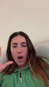 Stylish Veronica Beard Tops for Women by Anna Nicola