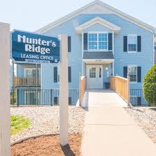 Carriage green is asking 4% less than the average 1 bedroom apartment in kalamazoo. Hunter S Ridge Apartments Official Home Facebook