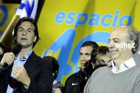 Lacalle Pou y Javier Garcia en la Vigilia Homenaje a Aparicio Saravia en  Montevideo. Foto: Javier Calvelo