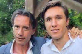 And adriana chiesa, currently studying at the university. Enrico Chiesa E Il Padre Di Federico Chiesa Che Ha Trasmesso Ai Figli La Passione Per Il Calcio
