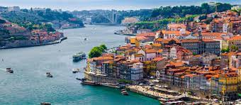 Porto, the second largest metropolitan area in portugal after lisbon, is located on the douro river where it flows into the atlantic.the city is home less than 240,000 people in the city center (about 2.4 million in the greater metropolitan area) and has a small city's feel and friendliness. Reiseziel Porto In Portugal Enchanting Travels